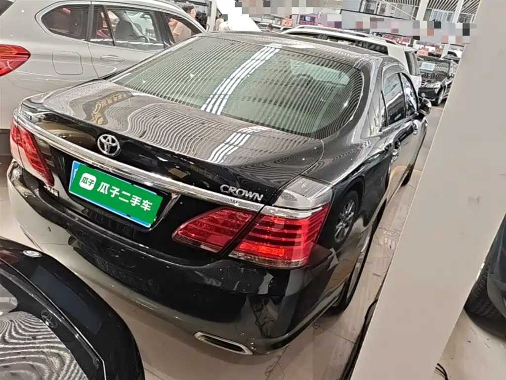 Toyota Crown 2012 2.5L Royal Leather Edition фото 7