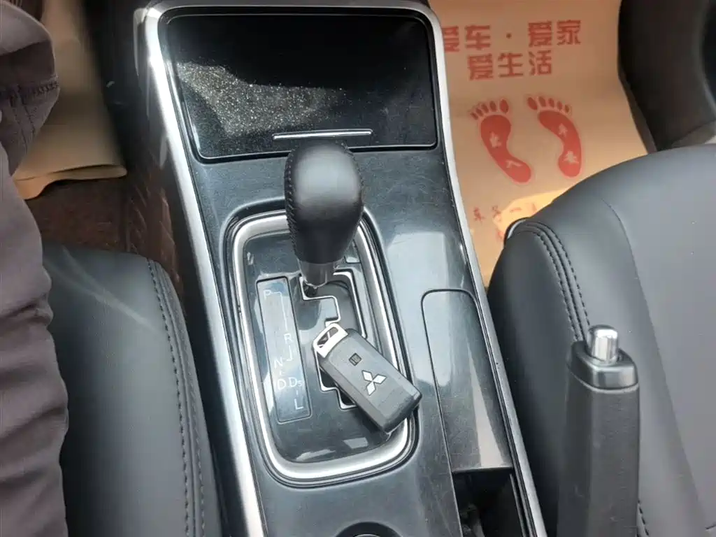 Mitsubishi Outlander 2018 2.0L 2WD Glory Edition 5-seater фото 14