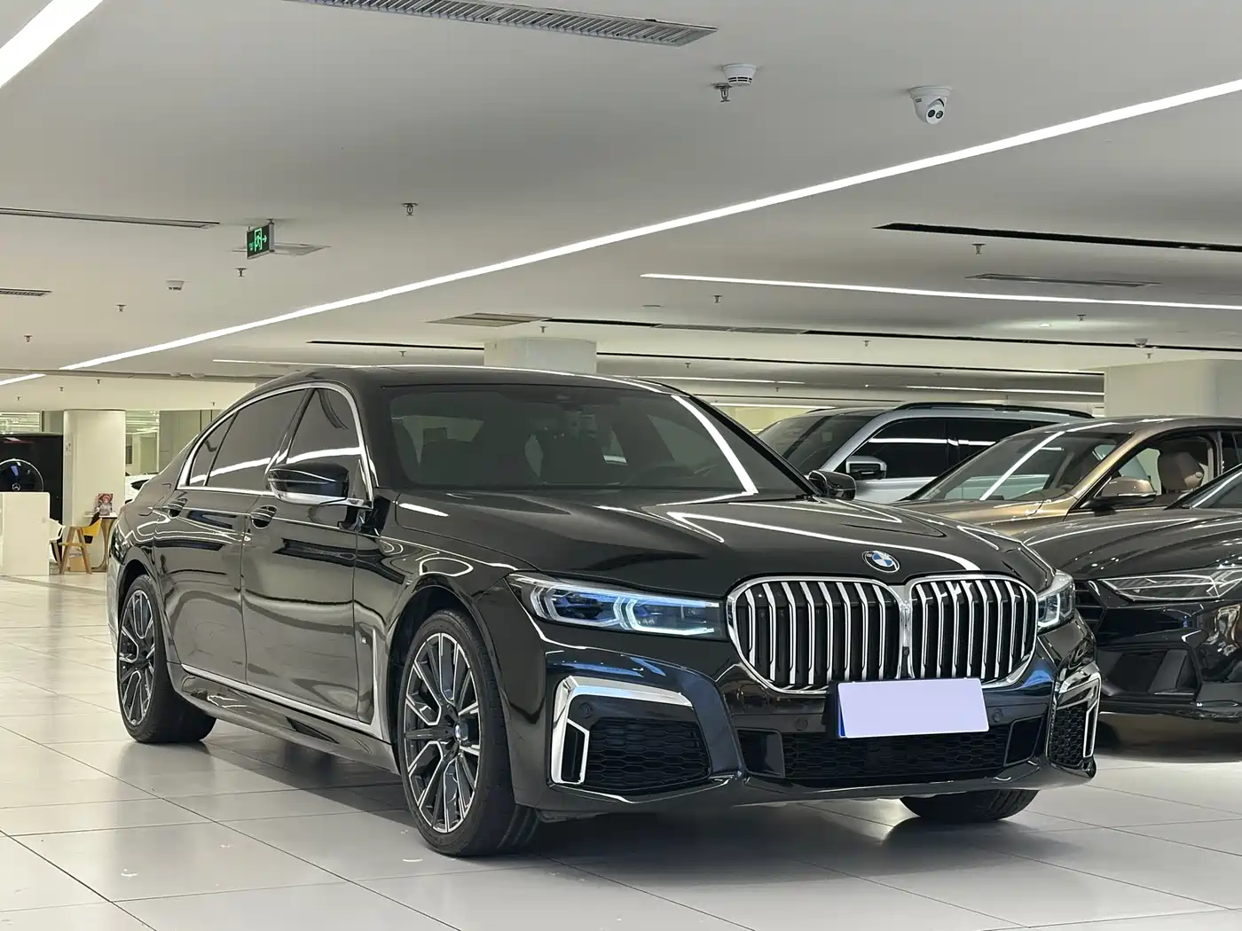 BMW 7 Series 2019 740Li Exclusive M Sport Package фото 3
