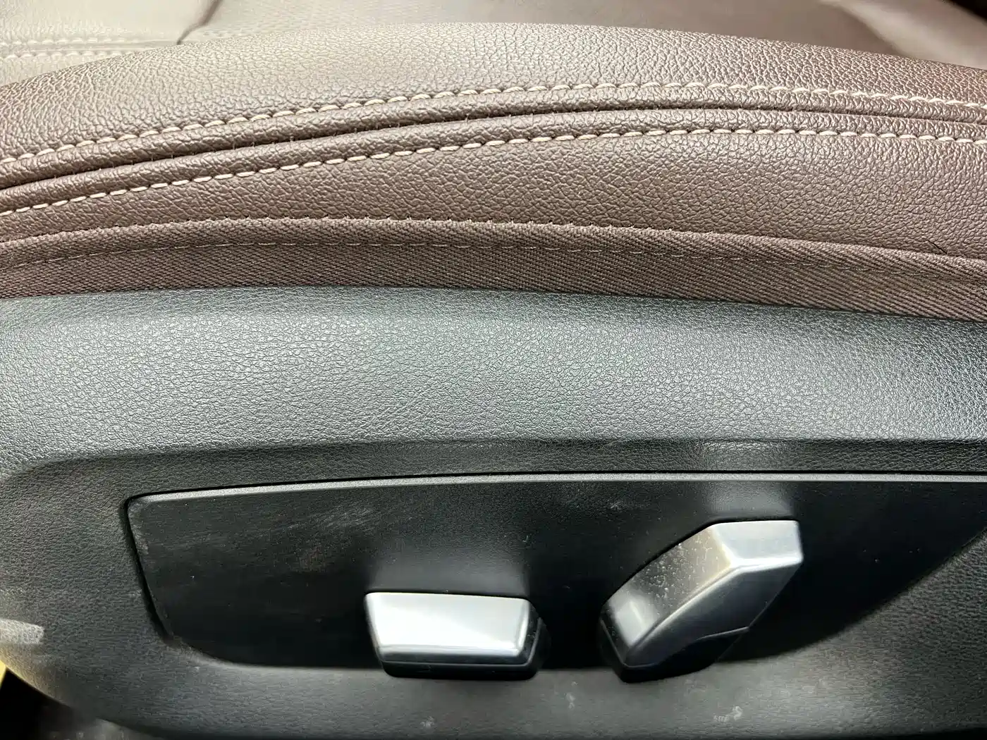 BMW 5 Series 2019 525Li M Sport Package фото 12
