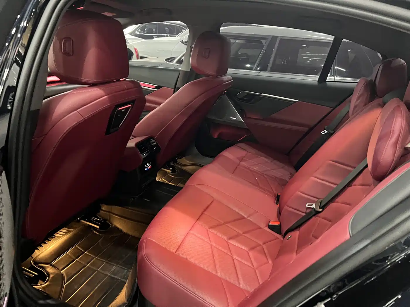 BMW 5 Series 2024 530Li Leading M Sport Package фото 10