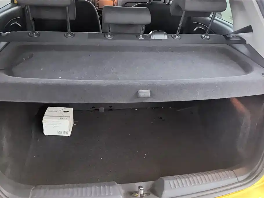 Volkswagen Polo 2016 1.4L Automatic Trend фото 4