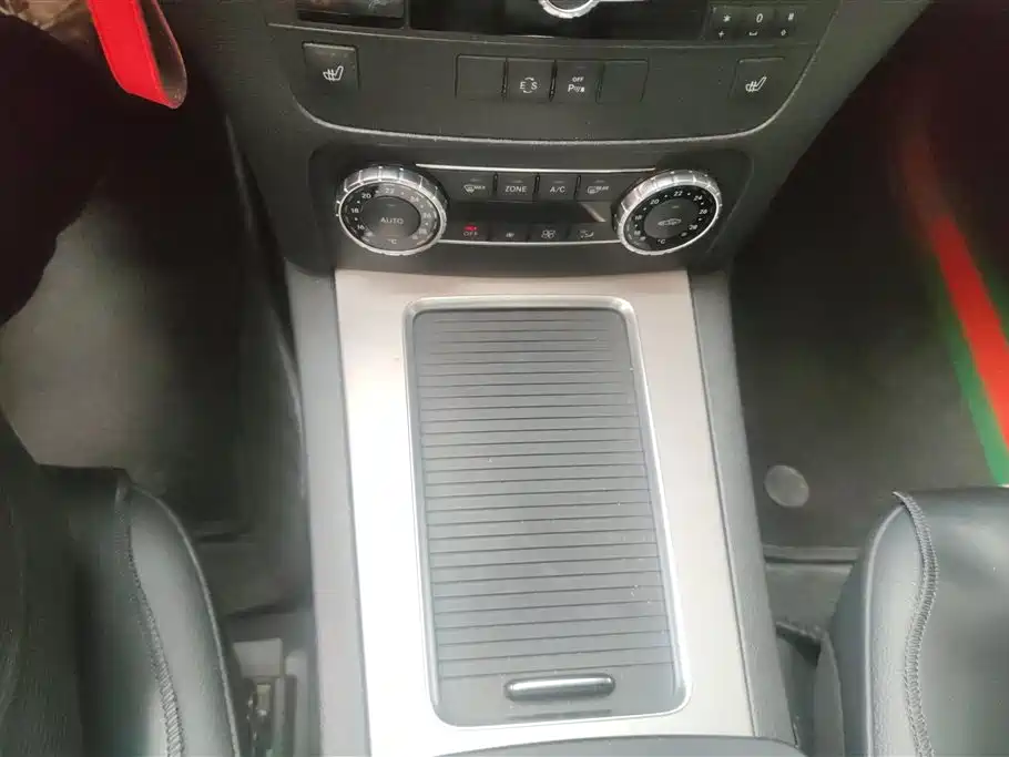 Mercedes-Benz GLK-Class 2013 GLK 300 4MATIC Dynamic Sunroof фото 16