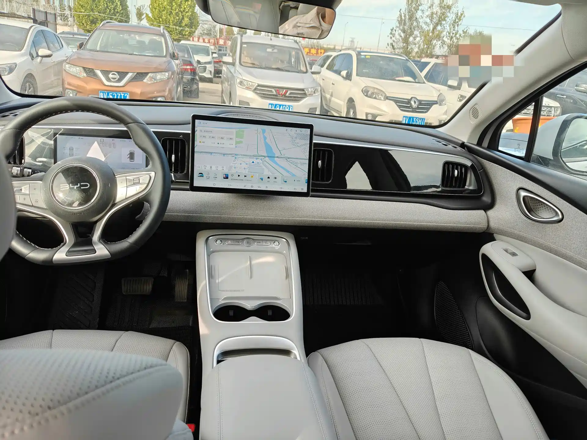 Photo 4 - BYD Hai Shi 05 EV