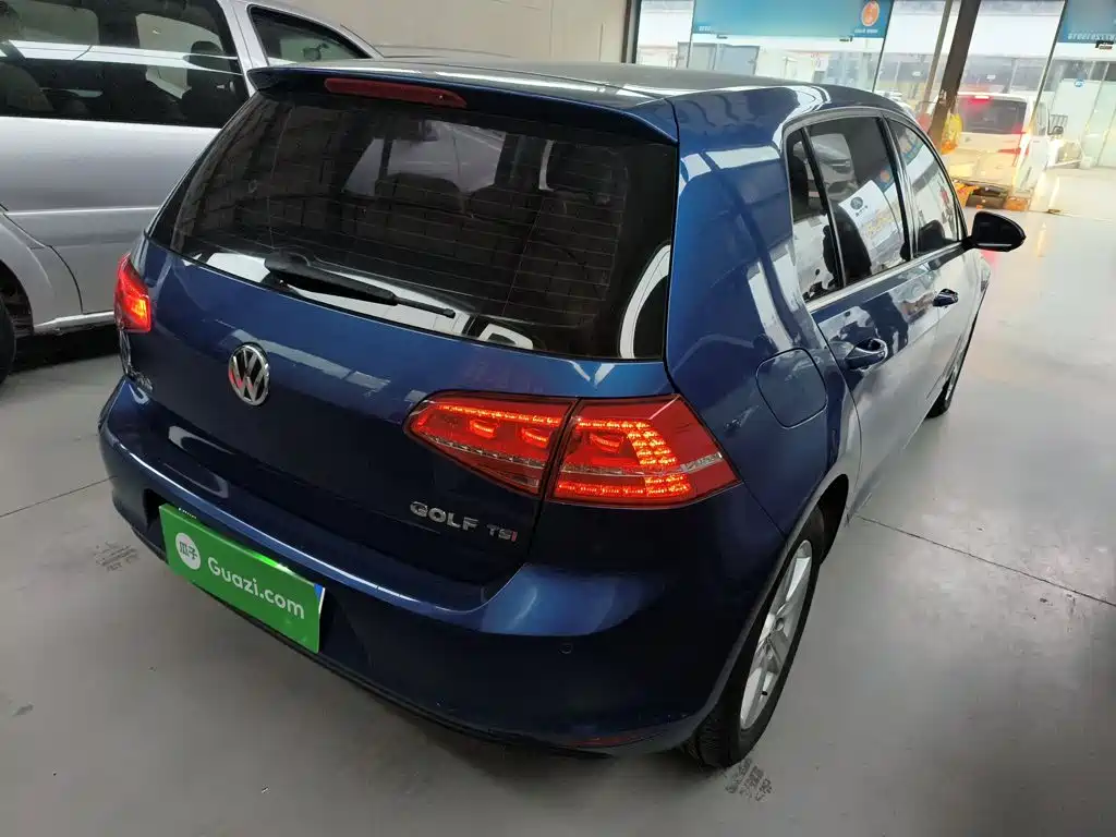 Фото 5 - Volkswagen Golf