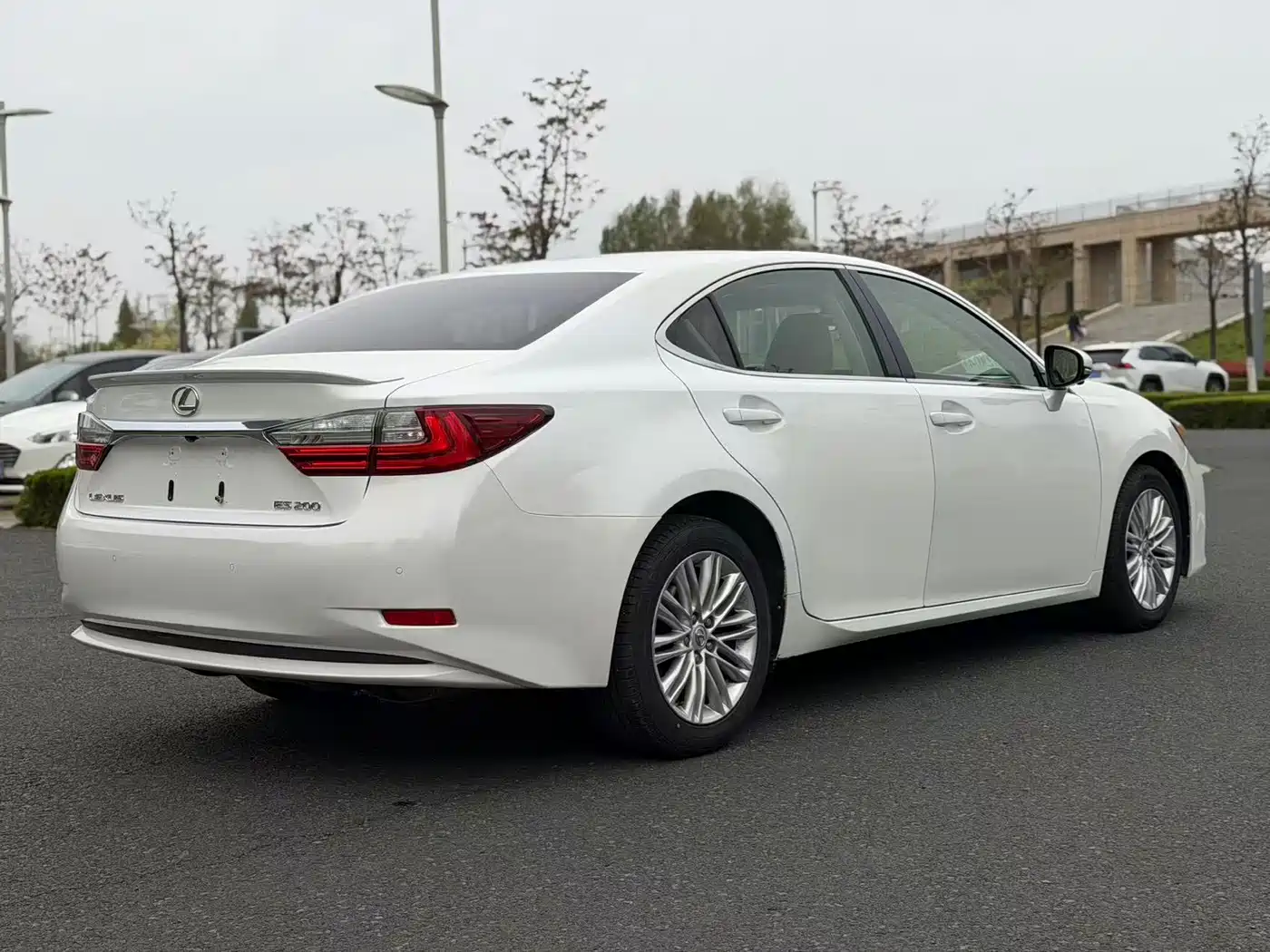 Lexus ES 2015 200 Elite Edition фото 4
