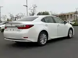 Фото 4 - Lexus ES