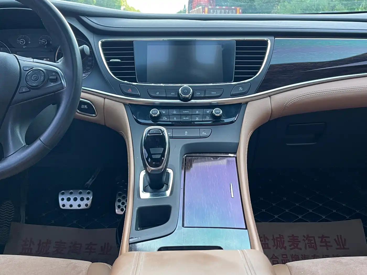 Фото 14 - Buick LaCrosse