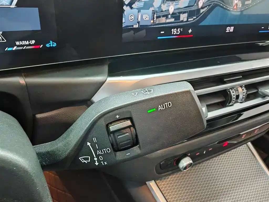 BMW 3 Series 2023 325Li M Sport Black Night Package фото 24