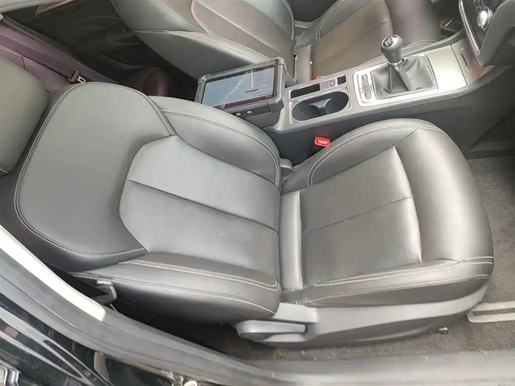 Photo 25 - Roewe i6