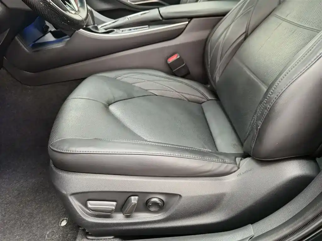 Toyota Avalon 2019 Hybrid 2.5L XLE Premium Edition China VI фото 20