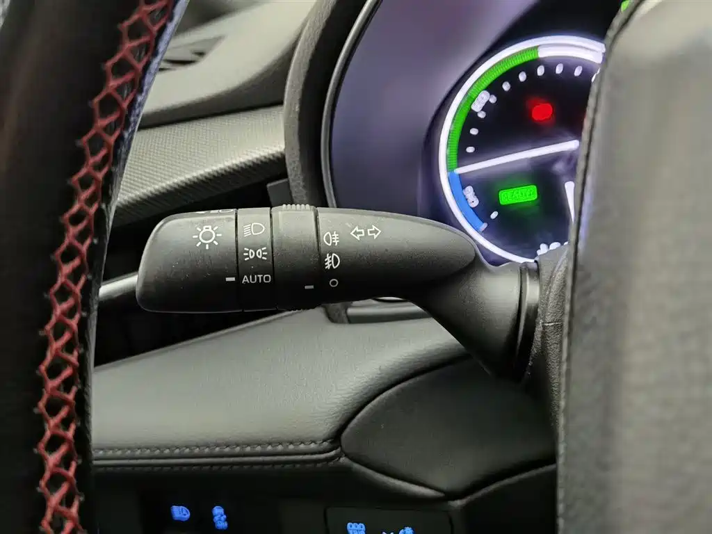 Toyota Avalon 2019 Hybrid 2.5L XLE Premium Edition China VI фото 21