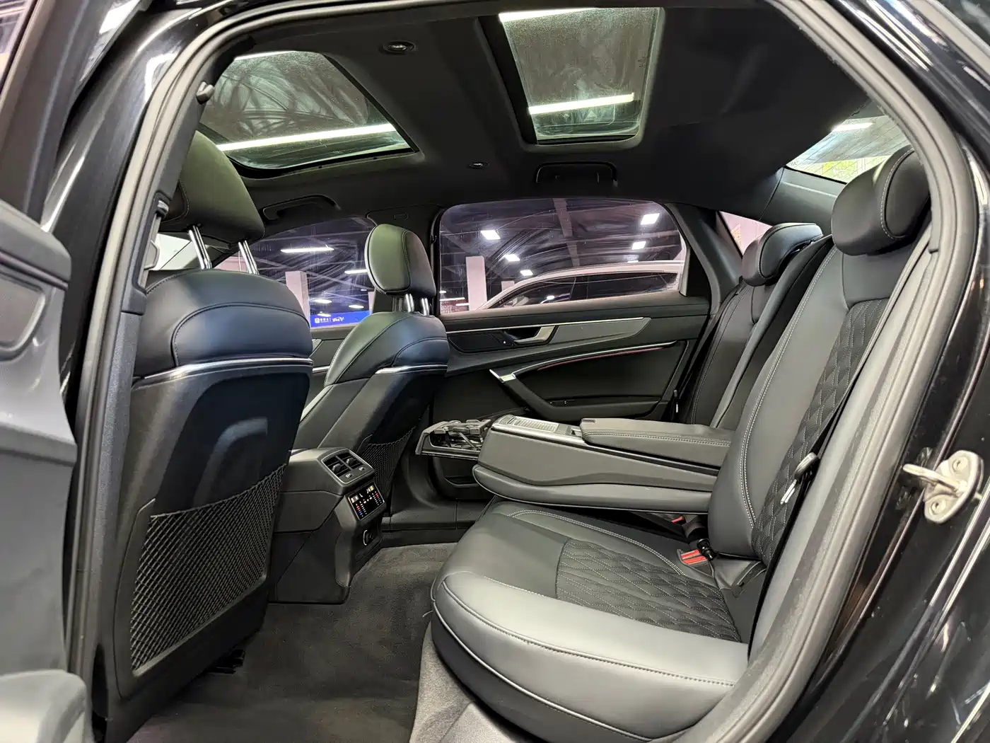 Фото 5 - Audi A6L