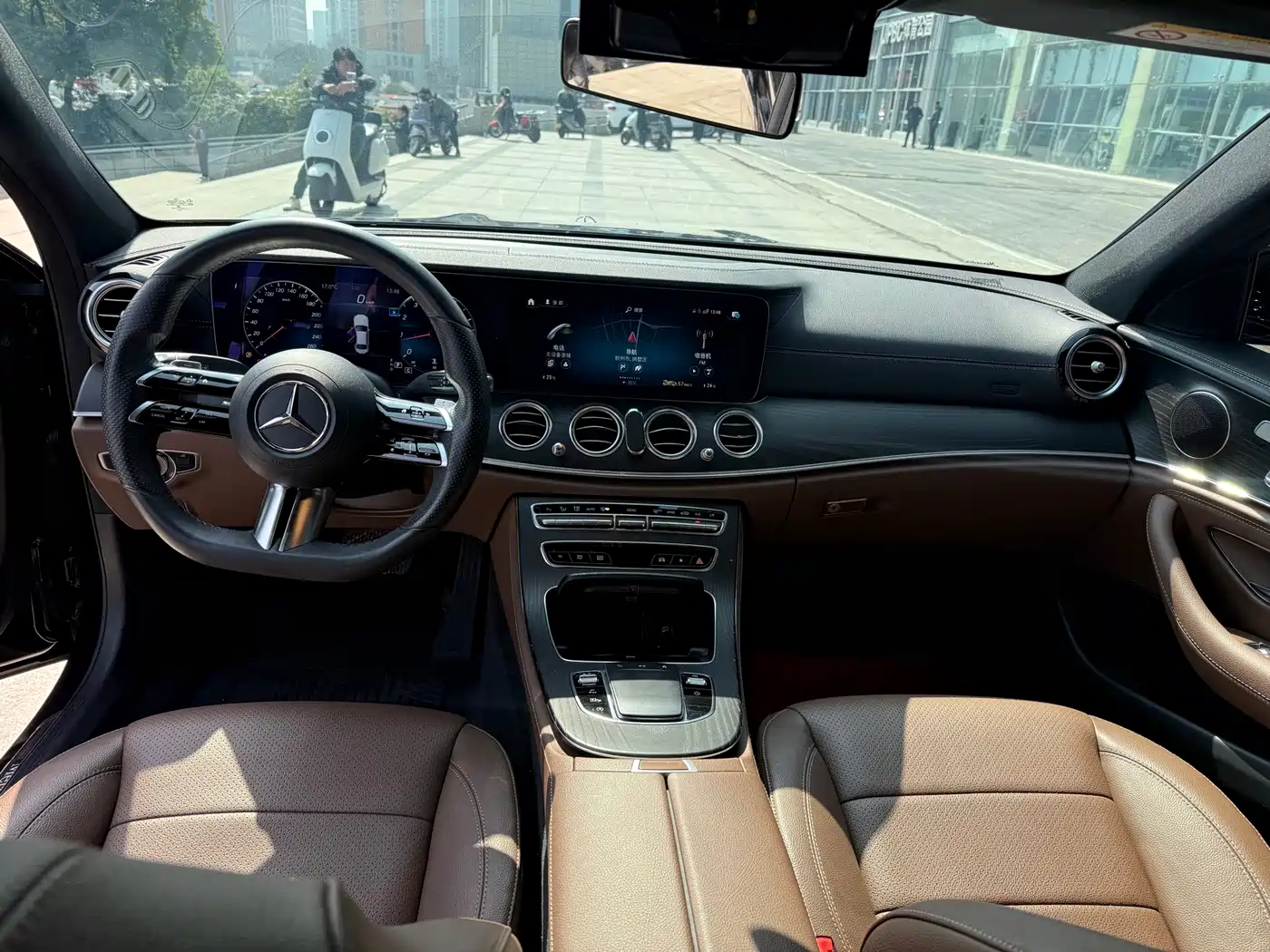 Mercedes-Benz E-Class 2021 E 300 L Sport Fashion фото 10
