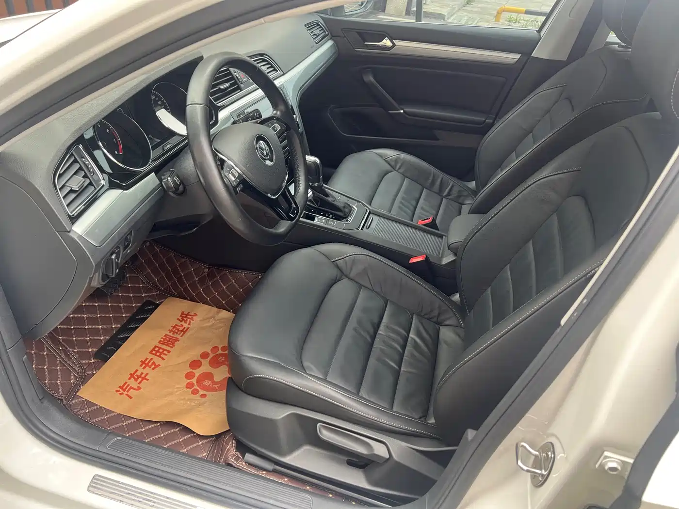 Volkswagen Lamando 2015 280TSI DSG Comfort фото 6