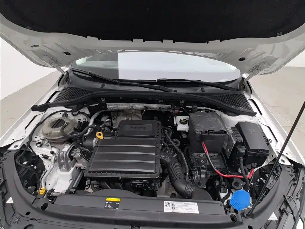 Škoda Octavia 2018 1.6L Manual Standard Edition фото 6