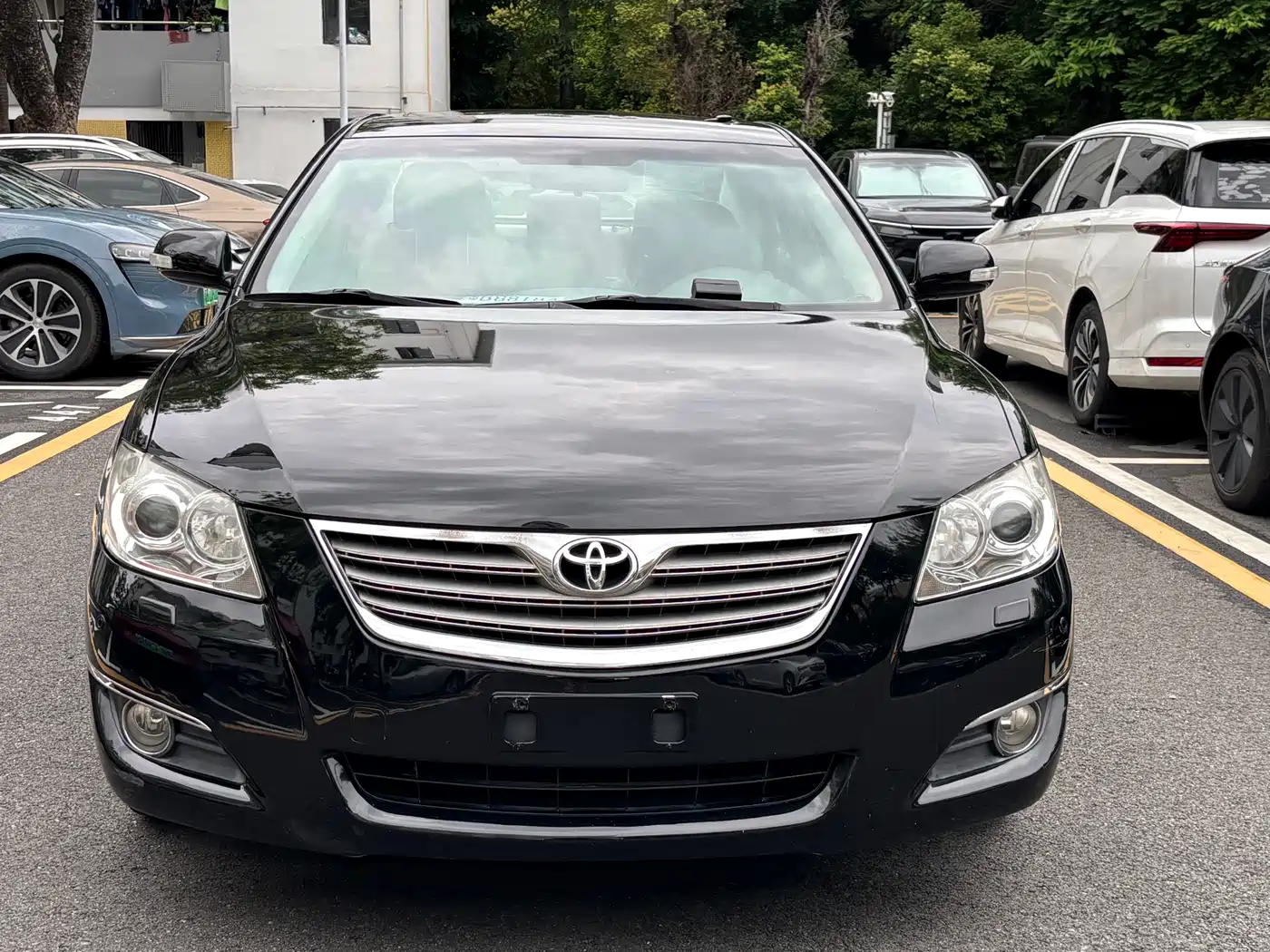 Фото 2 - Toyota Camry