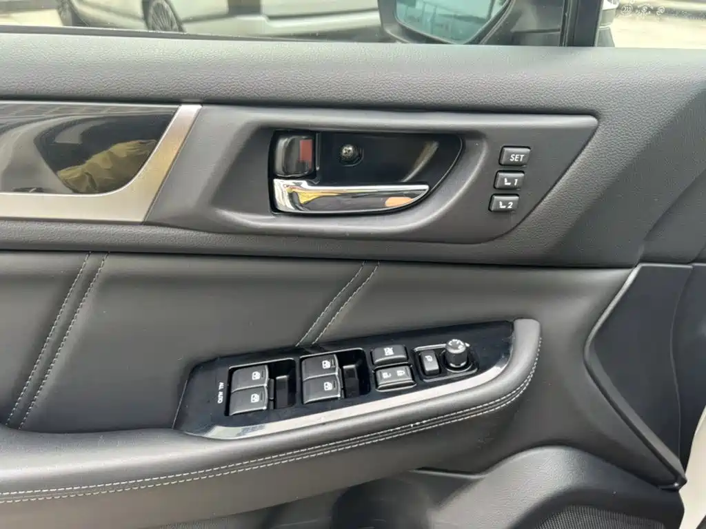 SUBARU OUTBACK