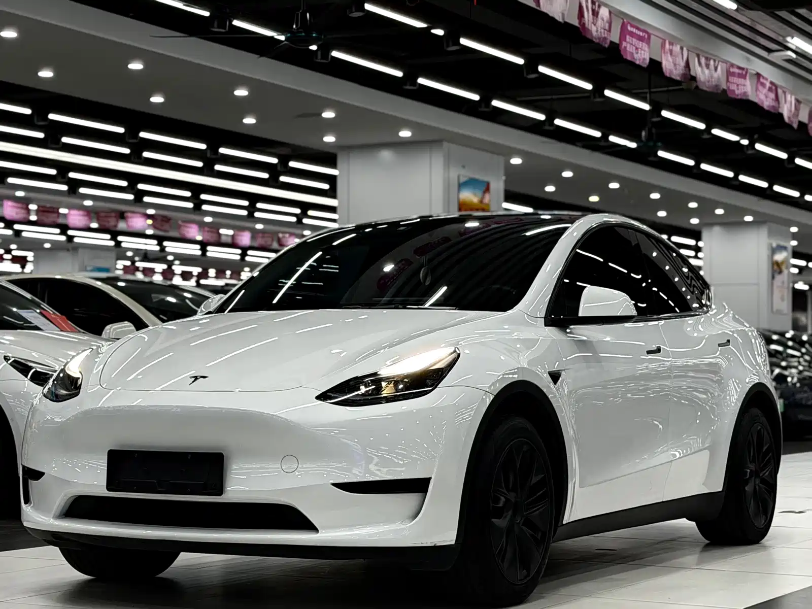 Фото 1 - Tesla Model Y
