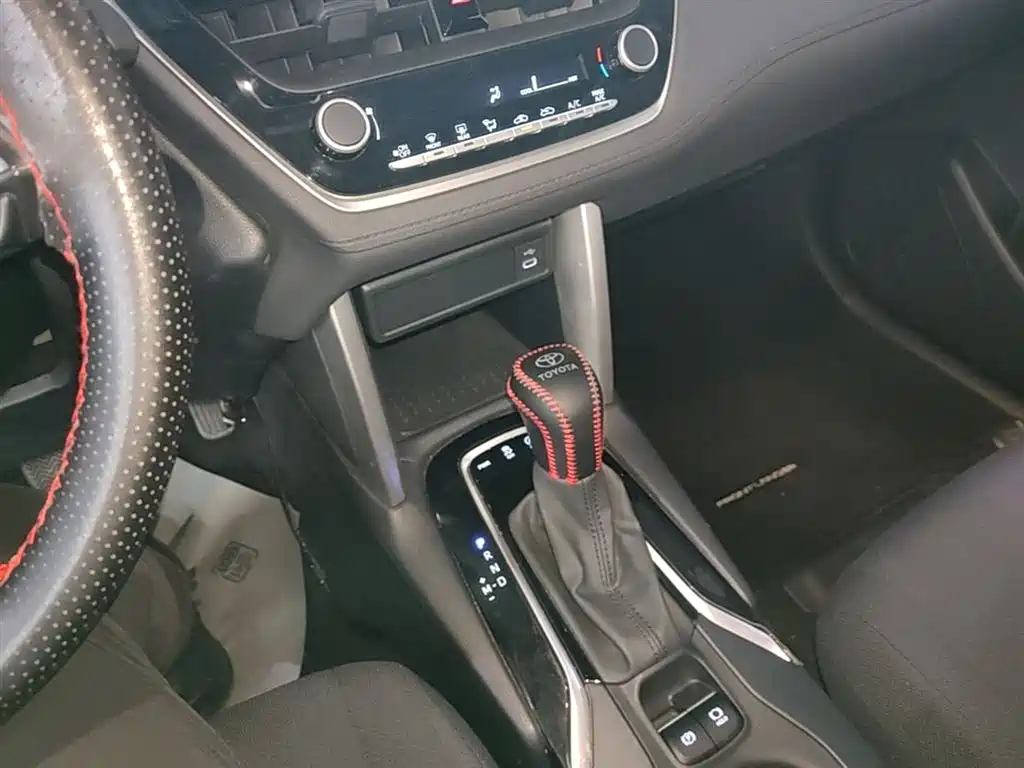 Toyota Frontlander 2023 2.0L CVT Leading Edition фото 14