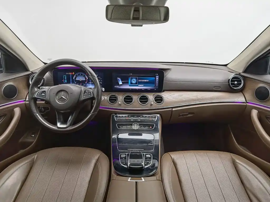 Photo 5 - Mercedes-Benz E-Class
