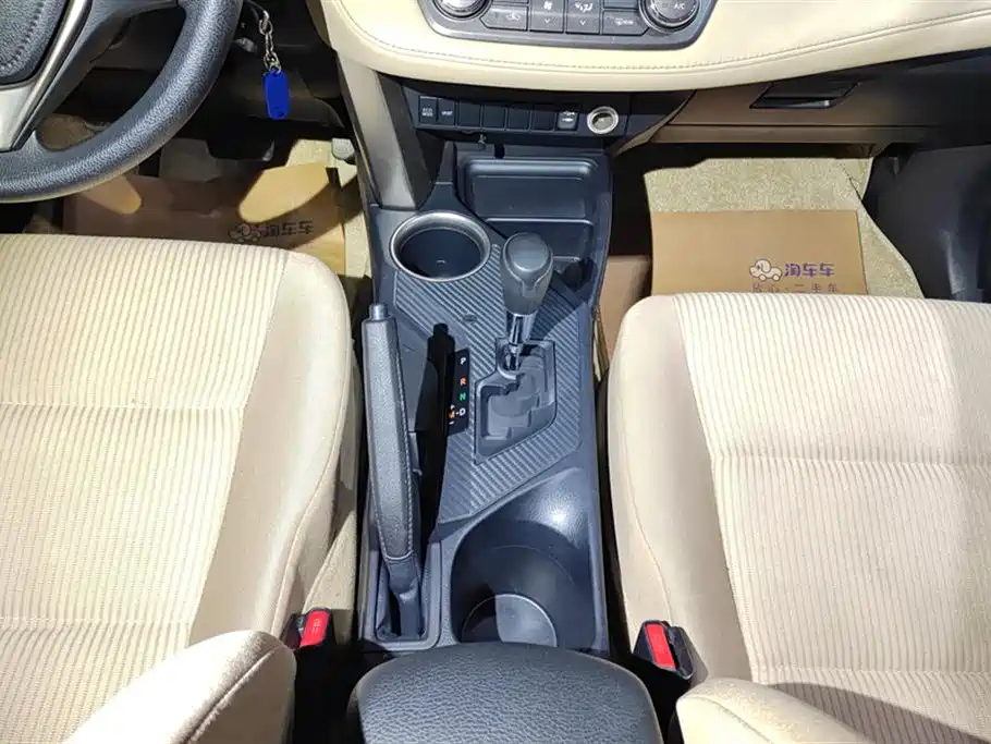 Toyota RAV4 Rongfang 2015 2.0L CVT 2WD Trend Edition фото 16