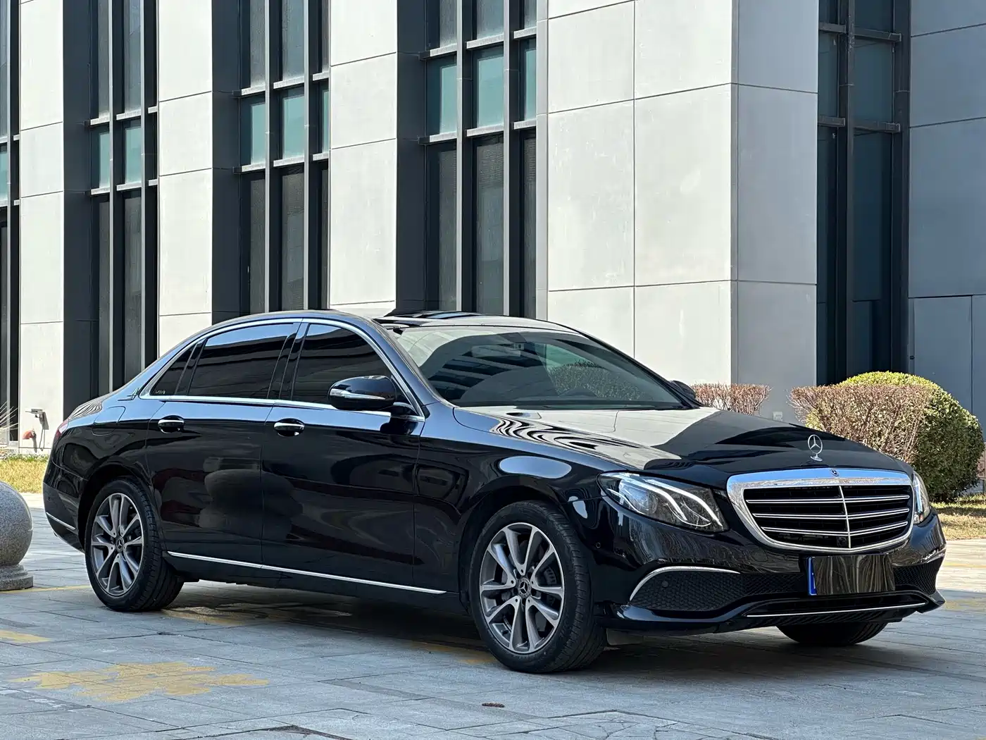 Mercedes-Benz E-Class 2019 E 300 L Fashion фото 3