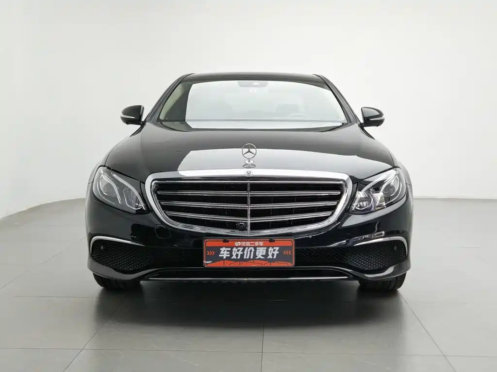 Photo 3 - Mercedes-Benz E-Class