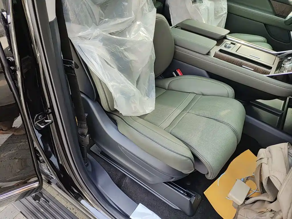 Фото 25 - Lincoln Navigator