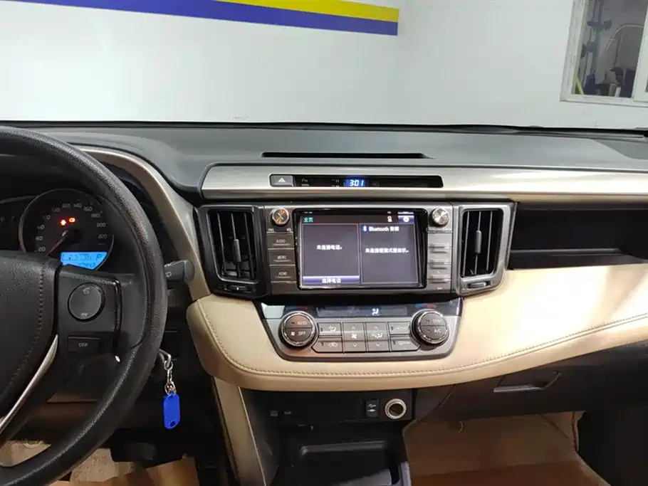 Toyota RAV4 Rongfang 2015 2.0L CVT 2WD Trend Edition фото 13