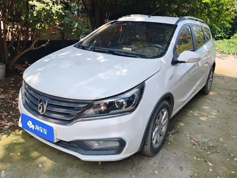 Baojun 310W 2017 2017 1.5L Manual Fashion Edition (China V)