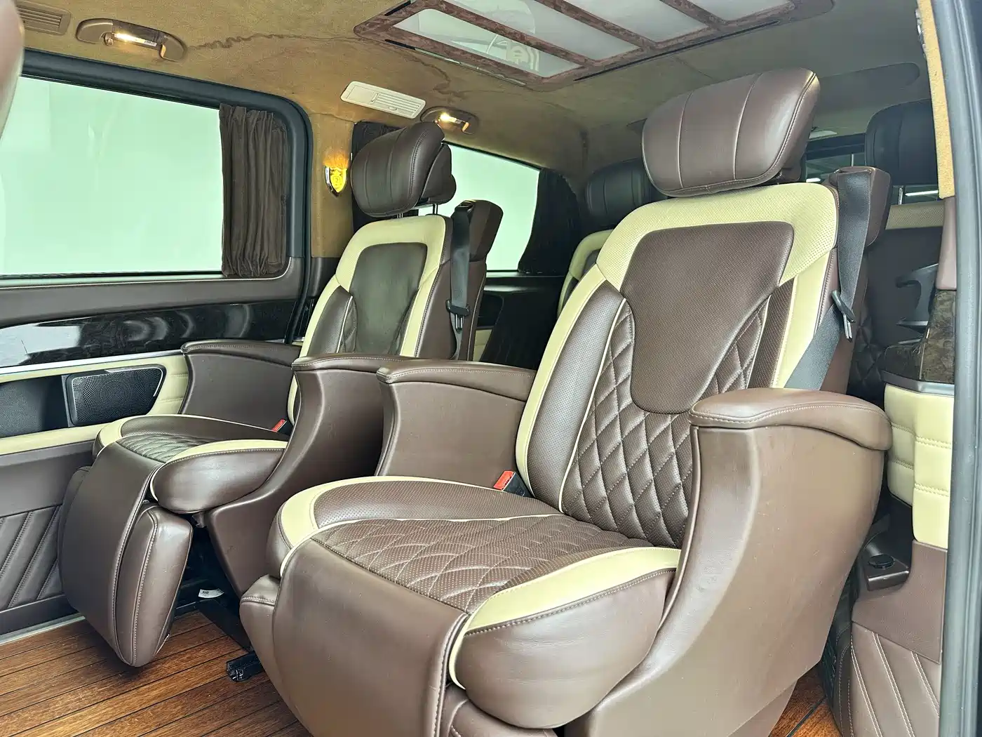 Mercedes-Benz V-Class 2018 V 260 L Premium Long Version China V фото 6