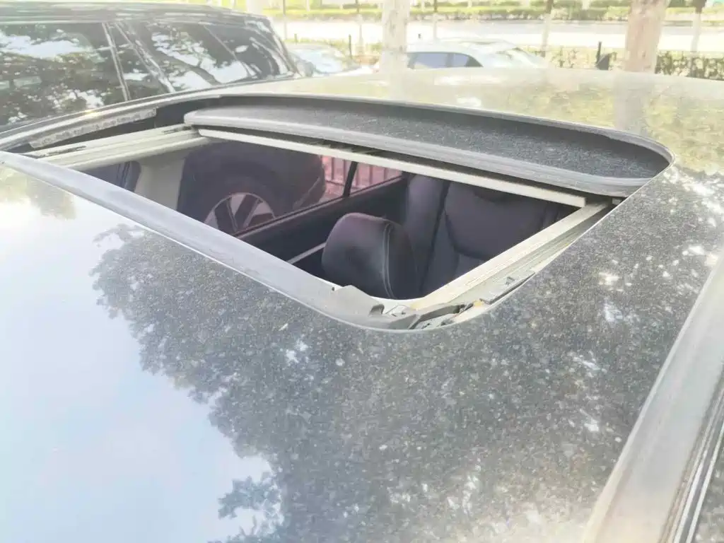 Фото 6 - Geely Emgrand