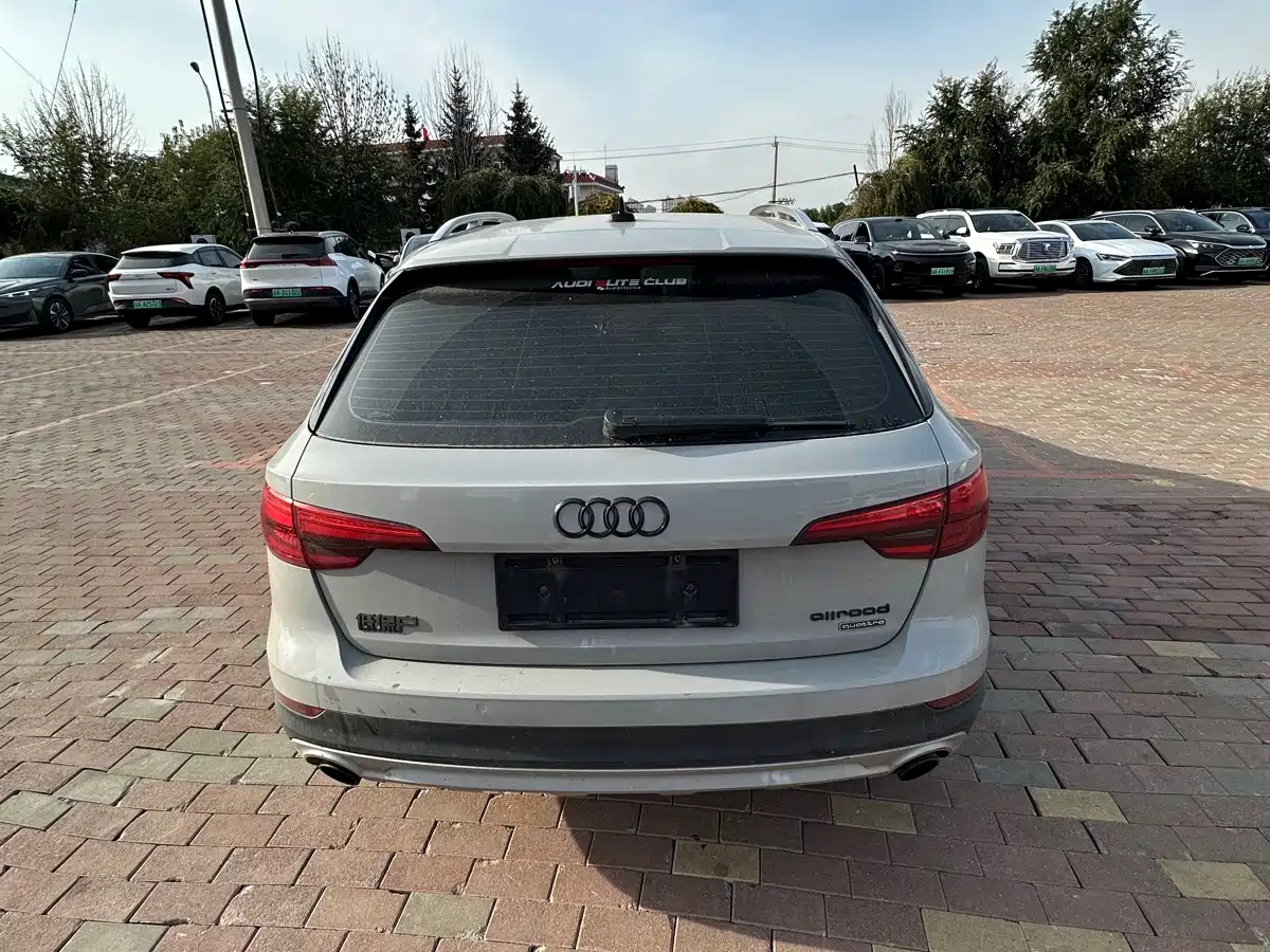 Audi A4 (Import) 2017 2017 45 TFSI allroad quattro Sport