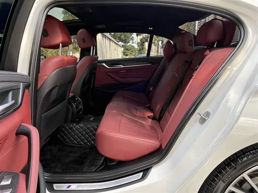 BMW 5 Series 2022 Facelift 530Li Leading M Sport Package фото 6