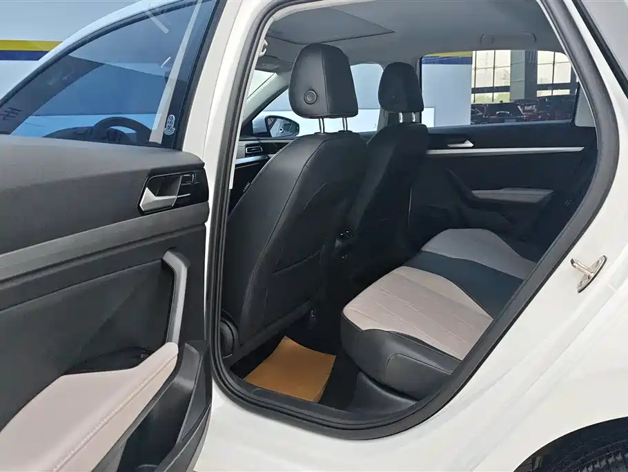 Volkswagen Lavida 2023 1.5L Auto Five Million Edition фото 11