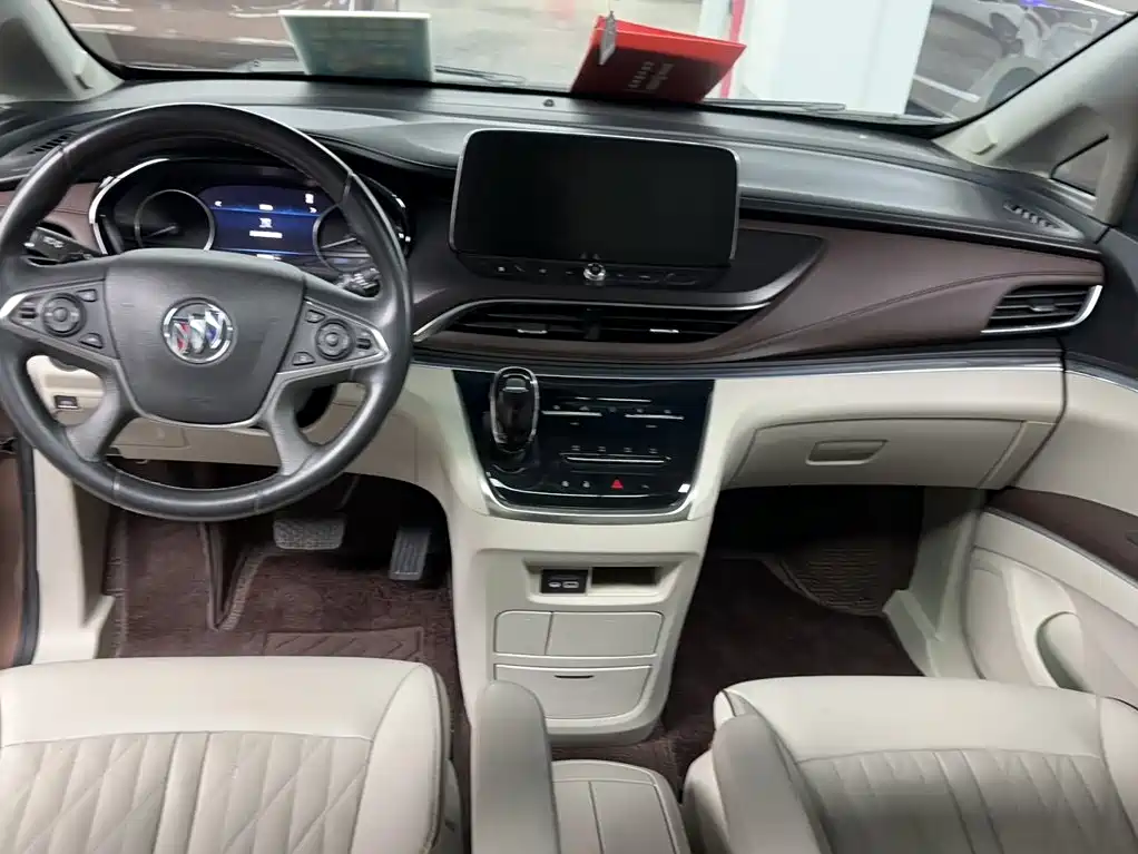 Фото 17 - Buick GL8