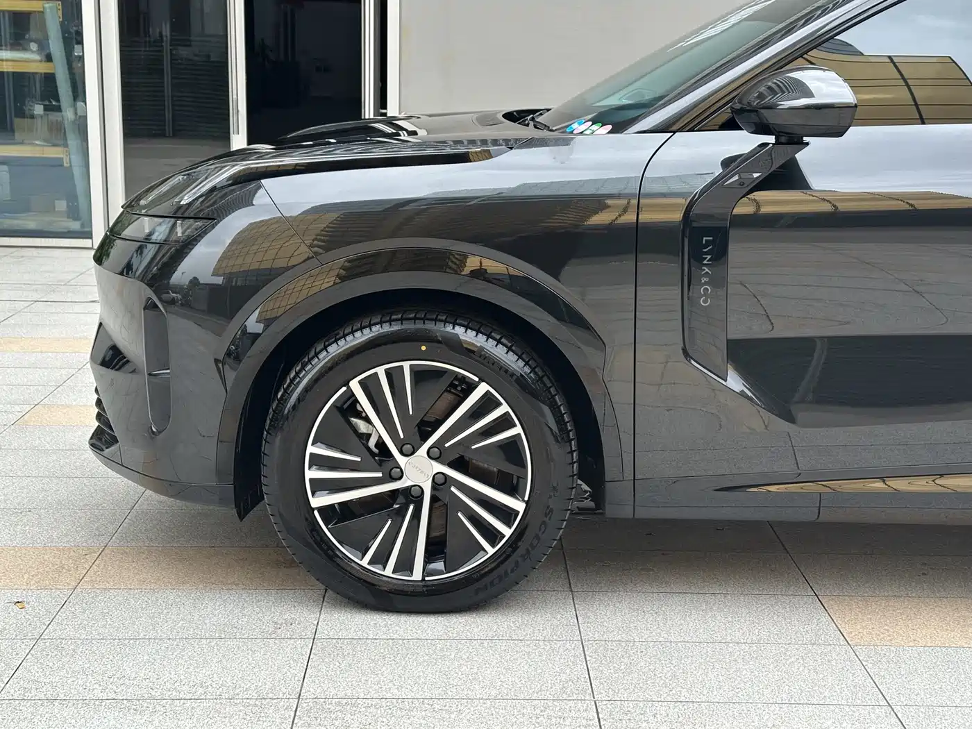Lynk & Co 08 EM-P 2023 220km 4WD Performance Halo фото 19