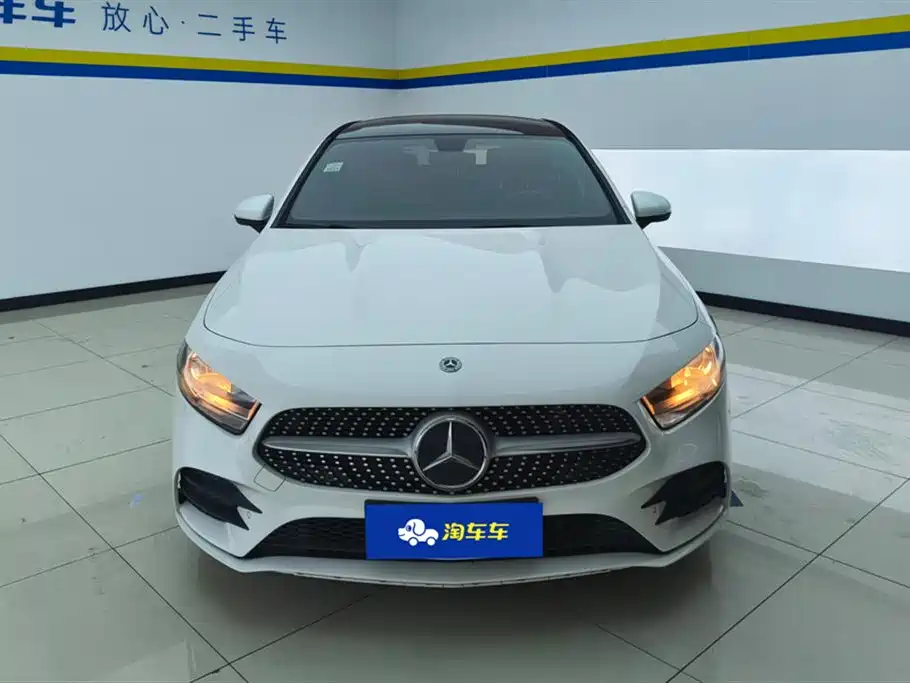 Mercedes-Benz A-Class 2019 A 180 L Sport Sedan фото 2