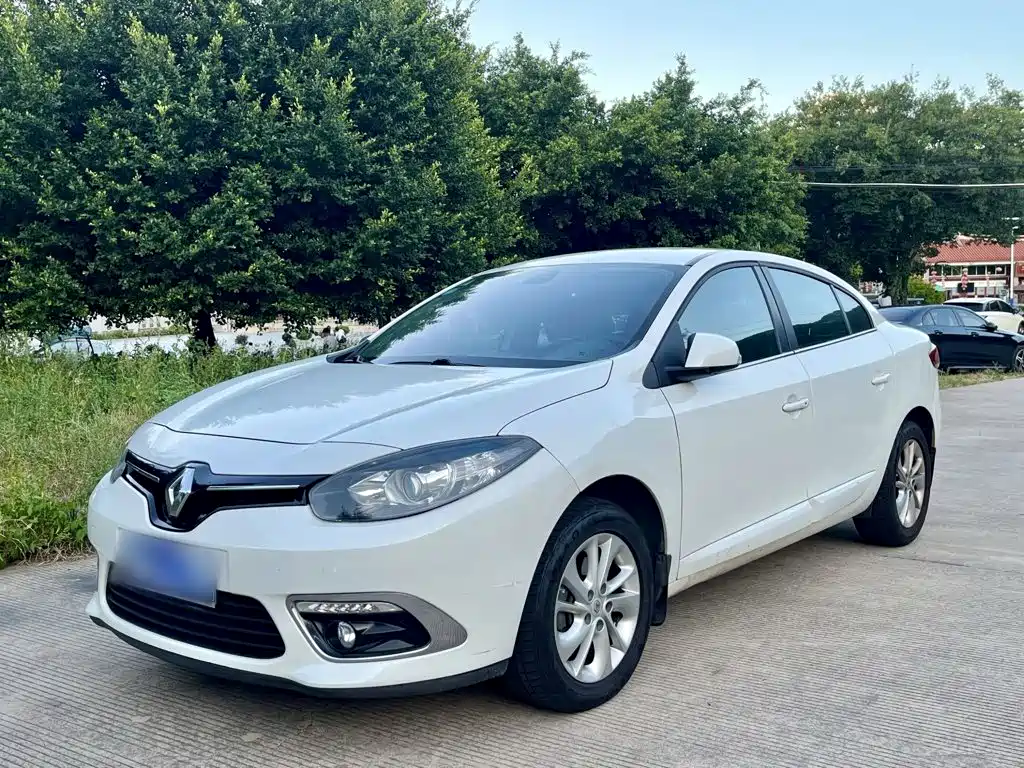 Renault Fluence 2015 2015 2.0L Standard Edition
