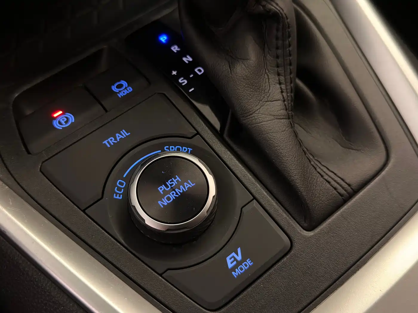 Toyota RAV4 Rongfang 2021 Hybrid 2.5L E-CVT AWD Elite PLUS Edition фото 18