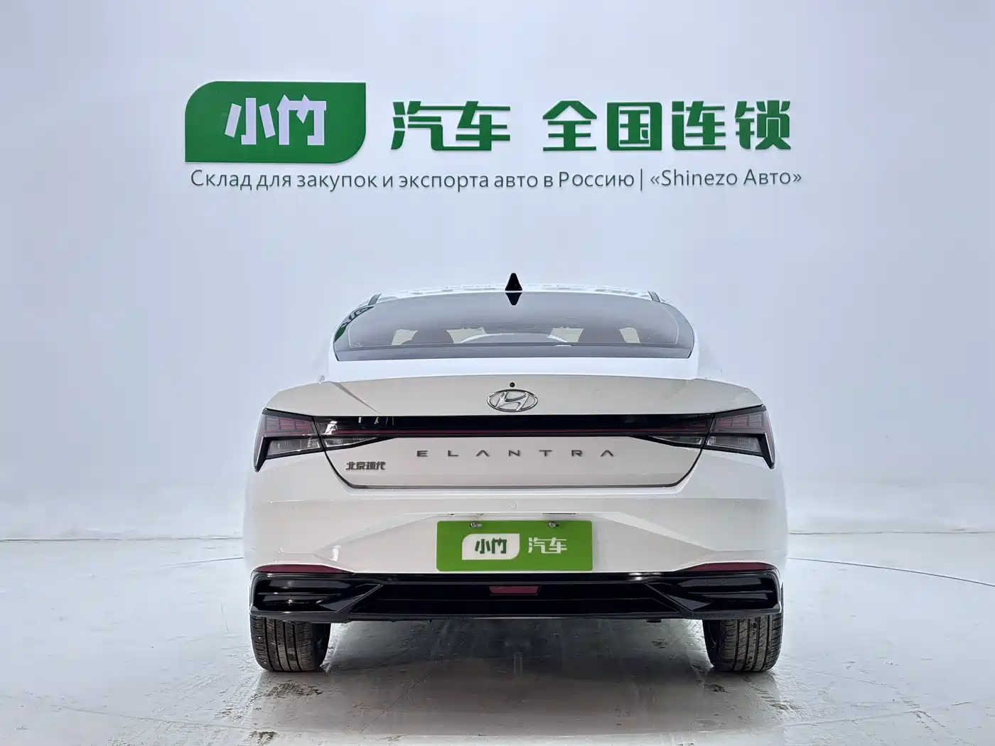 Hyundai Elantra 2022 1.5L CVT LUX Premium Edition фото 5
