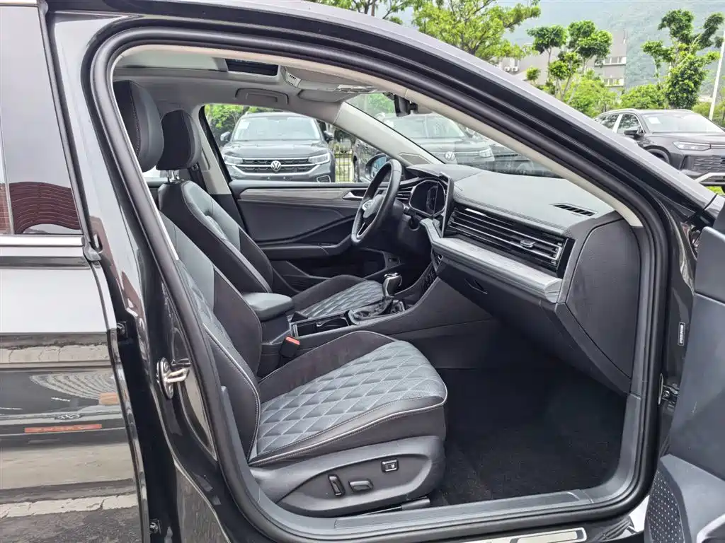 Volkswagen Sagitar 2023 300TSI DSG Excellence Edition фото 5