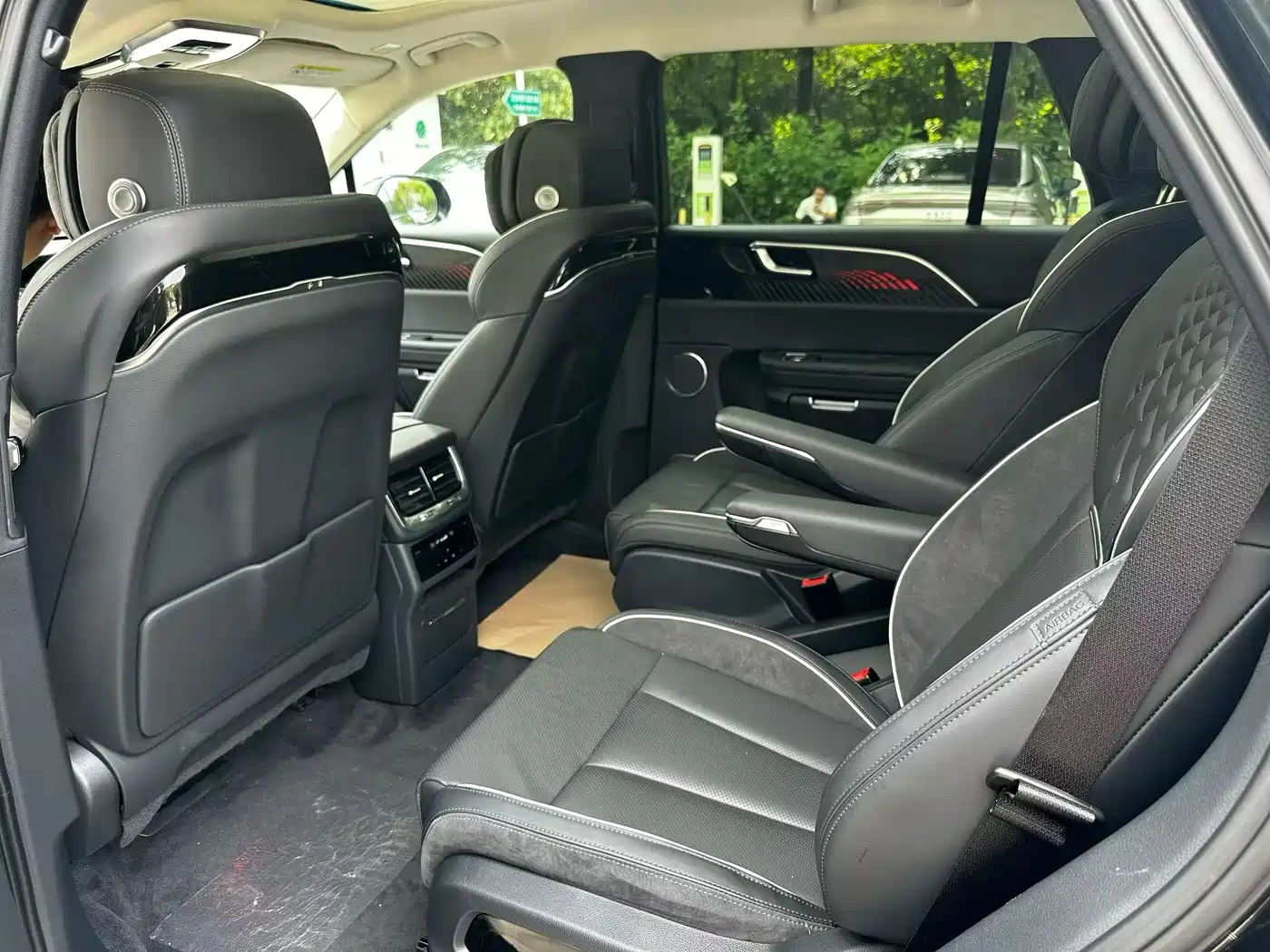 Hongqi E-HS9 2023 2022 690km Qi Xiang Edition (6-seater)