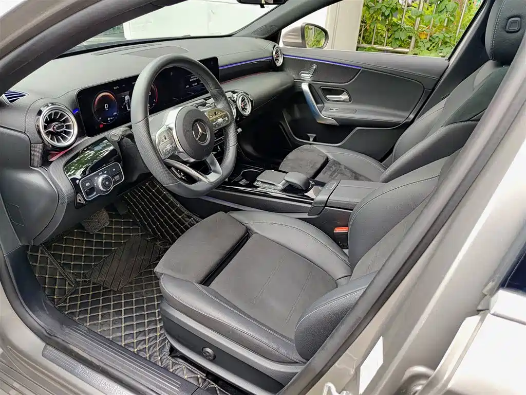 Mercedes-Benz A-Class 2021 A 200 L Sport Sedan Fashion Edition фото 7