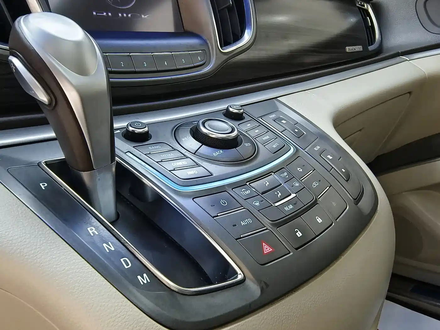 Buick GL8 2011 3.0L XT Luxury Business Flagship фото 16