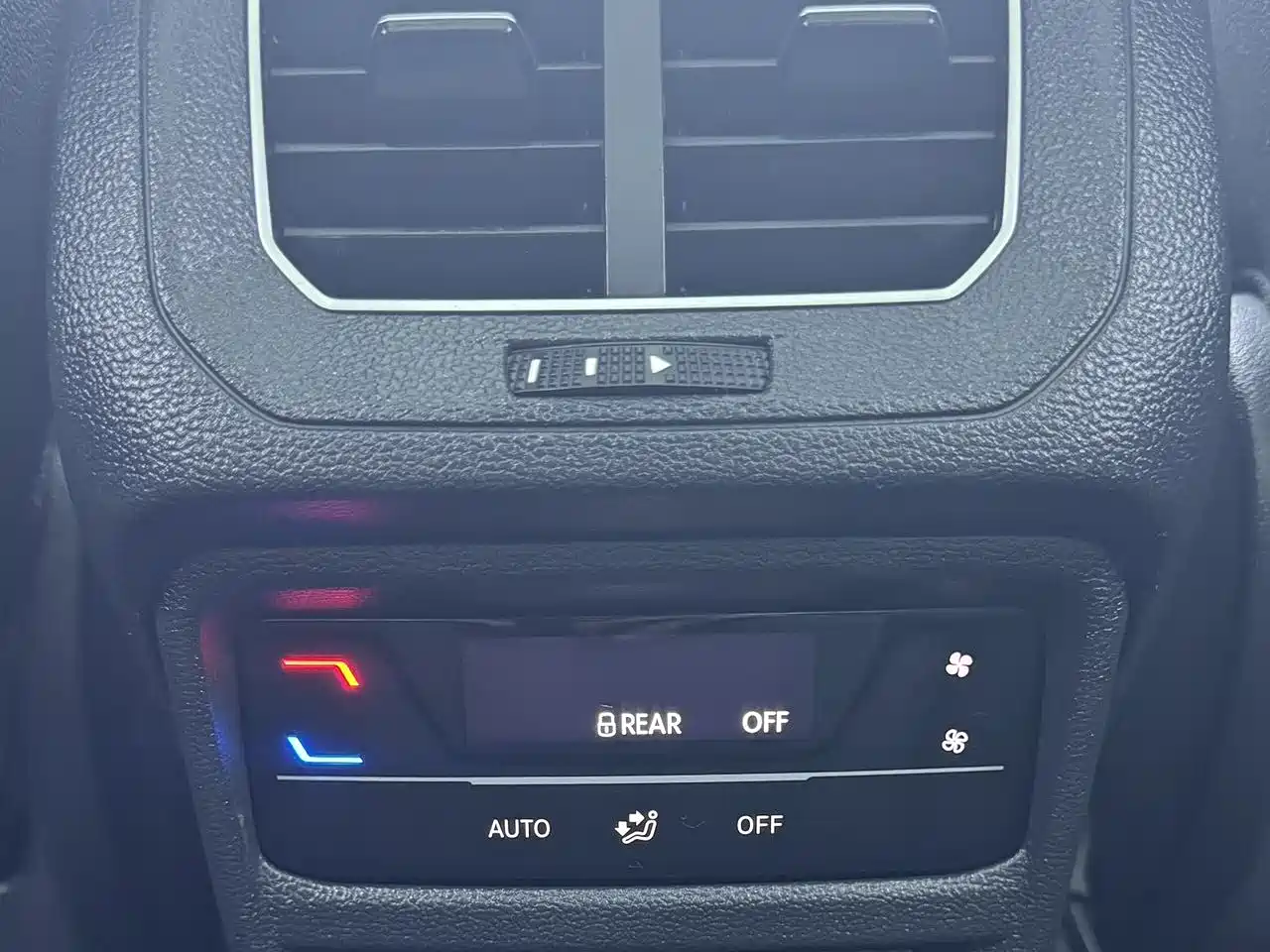 Volkswagen Tayron 2022 280TSI 2WD Luxury Smart Connect Edition фото 12
