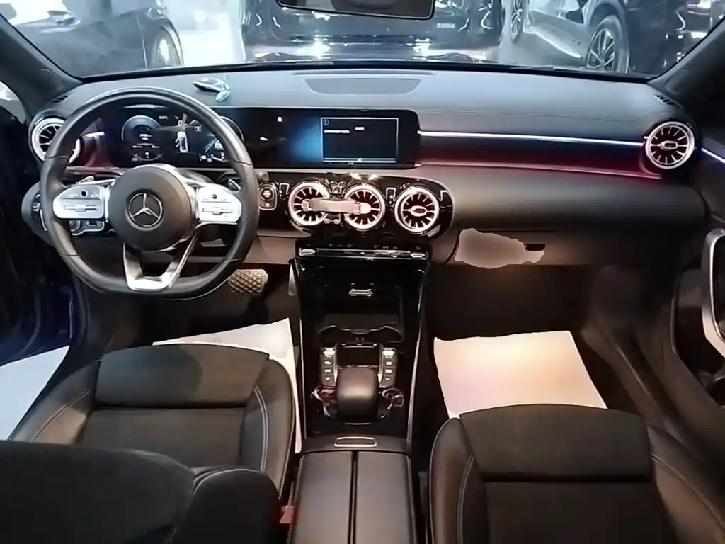Фото 10 - Mercedes-Benz A-Class