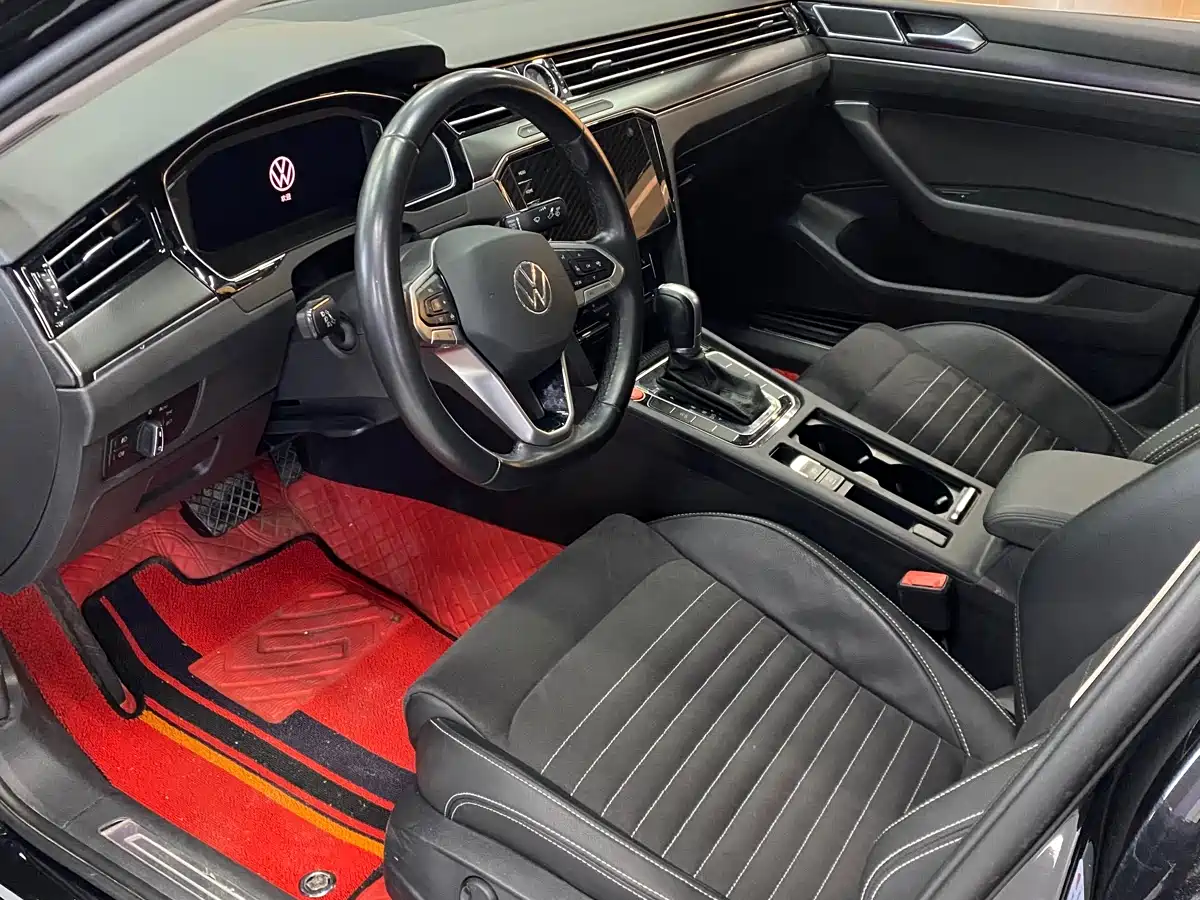 Volkswagen Magotan 2020 330TSI DSG Luxury фото 4