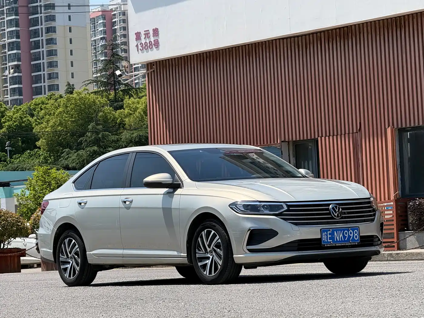 Volkswagen Lavida 2023 Facelift 1.5L Automatic 5 Million Edition фото 6
